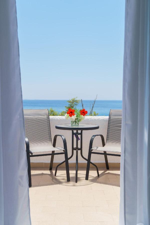 Panmar Apartments Makrýgialos Eksteriør billede