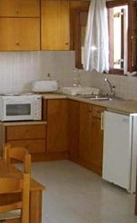 Panmar Apartments Makrýgialos Eksteriør billede